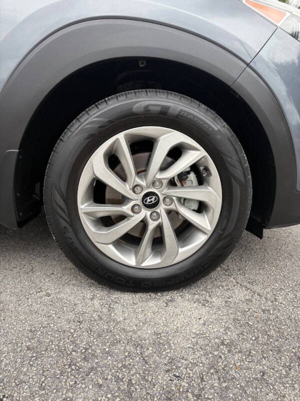 2016 Hyundai Tucson SE