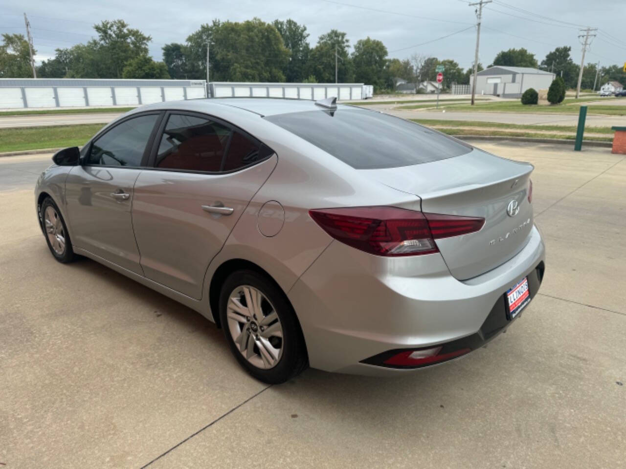 2020 Hyundai ELANTRA for sale at Illinois Auto Wholesalers in Tolono, IL