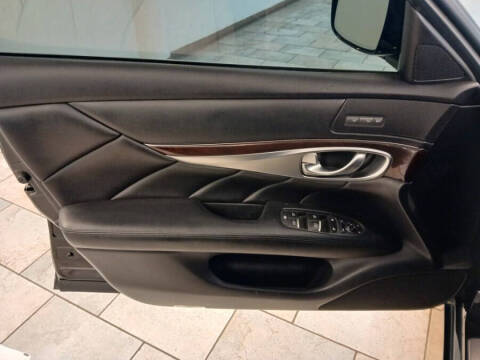 2014 Infiniti Q70 3.7