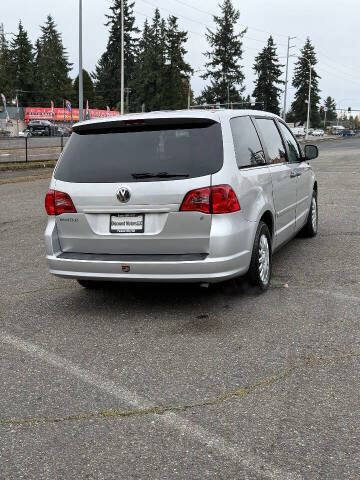 2011 Volkswagen Routan S
