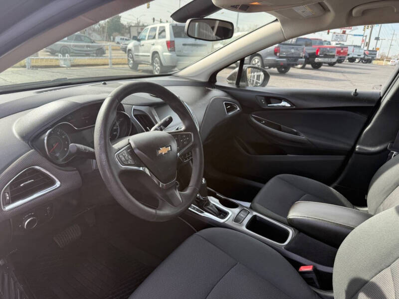 2017 Chevrolet Cruze LT Auto