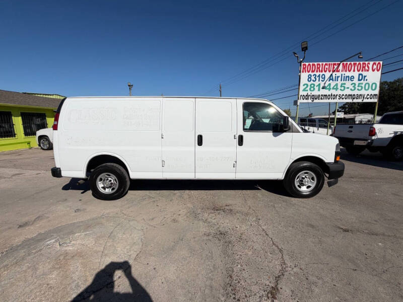 2022 Chevrolet Express 2500