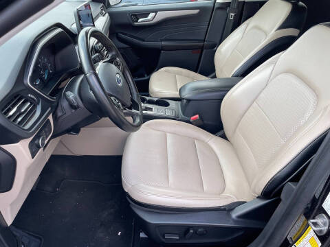 2022 Ford Escape SEL