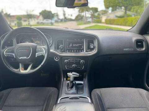 2017 Dodge Charger SXT