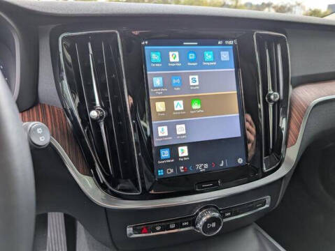 2025 Volvo V60 Cross Country B5 Plus