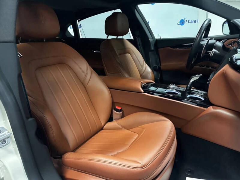 2022 Maserati Quattroporte Modena Q4