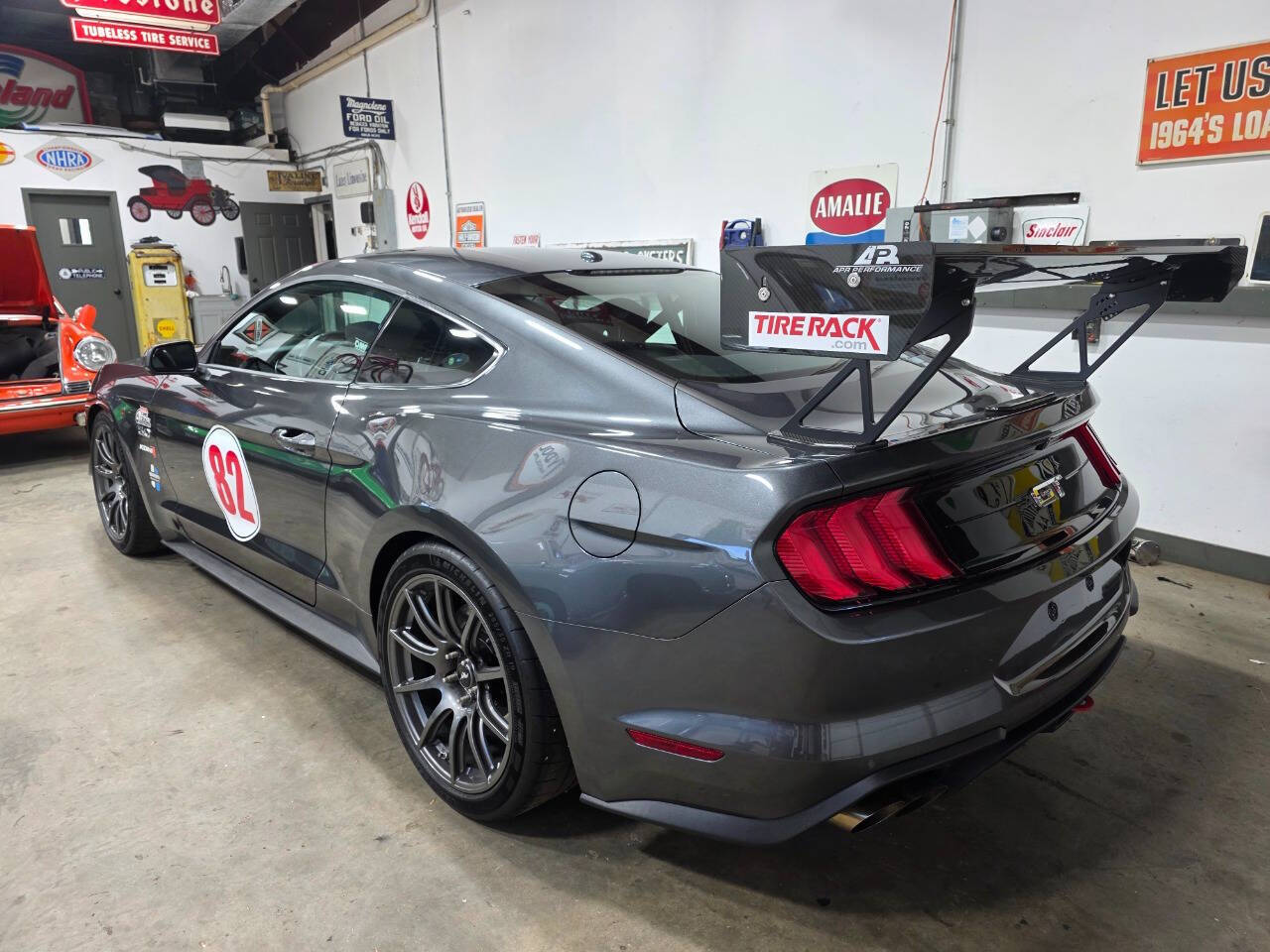 2019 Ford Mustang 6