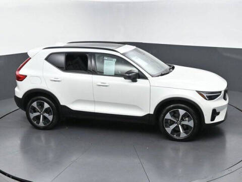 2026 Volvo XC40 B5 Plus