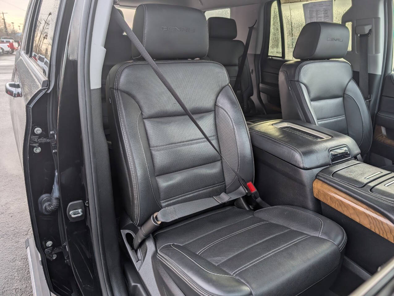 used 2020 GMC Yukon car, priced at $39,599