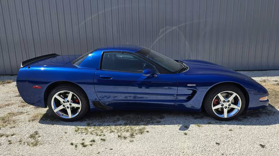 2002 Chevrolet Corvette 2