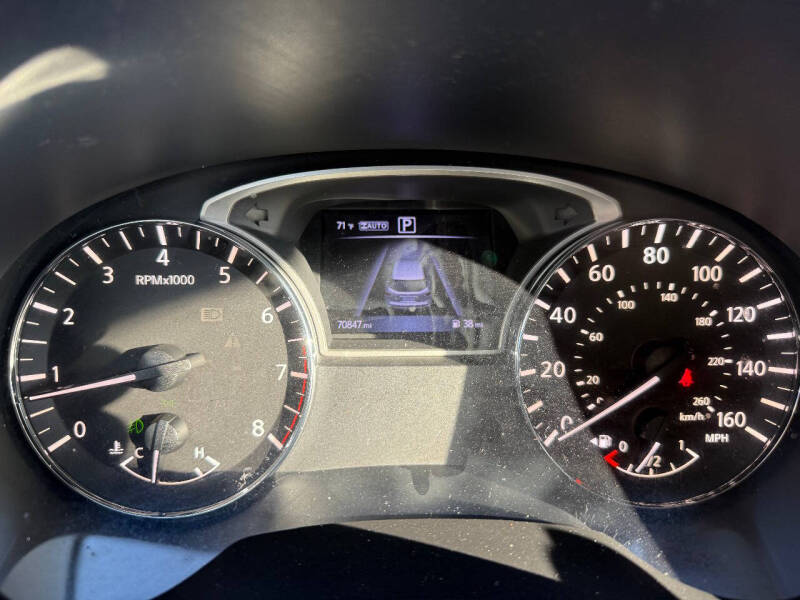 2017 Nissan Pathfinder SV