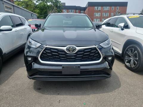 2020 Toyota Highlander for sale at OFIER AUTO SALES in Freeport NY