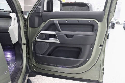 2020 Land Rover Defender 110 SE