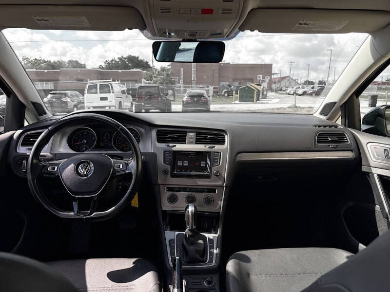 2015 Volkswagen Golf TSI S