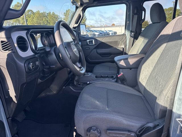 2025 Jeep Gladiator NightHawk