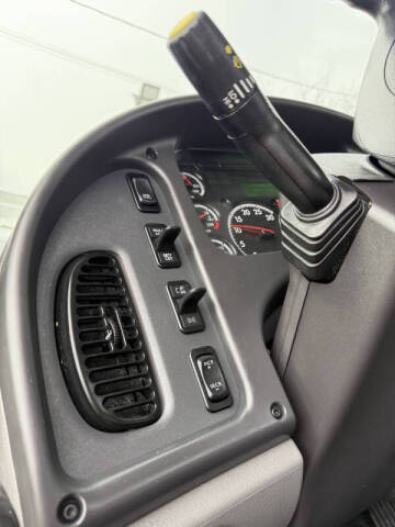 2022 Freightliner M2 106