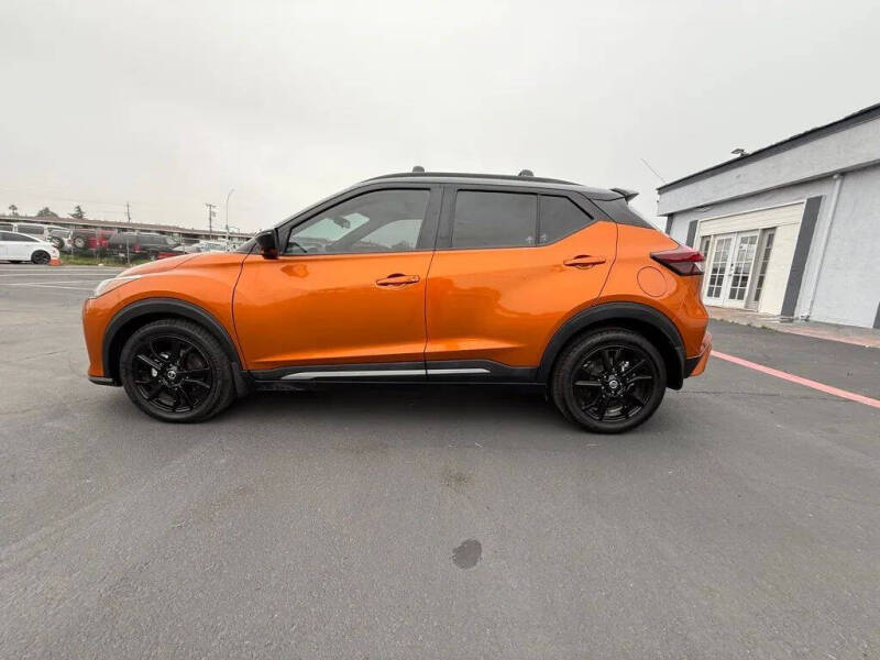 2021 Nissan Kicks SR
