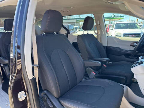 2017 Chrysler Pacifica Touring