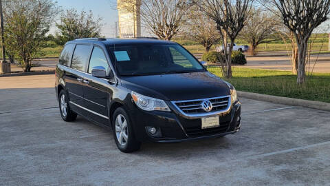 2012 Volkswagen Routan for sale at America's Auto Financial in Houston TX