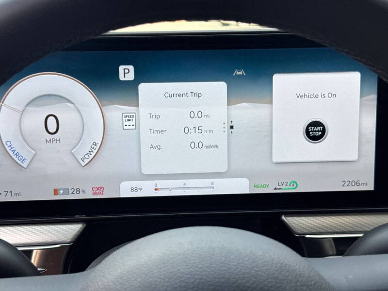 2025 Genesis GV60 Standard