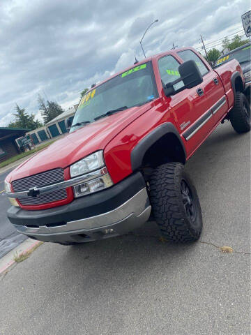 2004 Chevrolet Silverado 2500 for sale at WESLEYS AUTO WORLD LLC in Oakdale CA