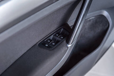 2016 Volkswagen Golf TSI S