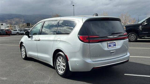 2023 Chrysler Pacifica Touring