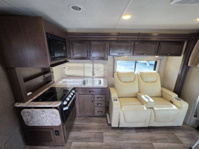 2020 Thor Motor Coach Freedom Elite