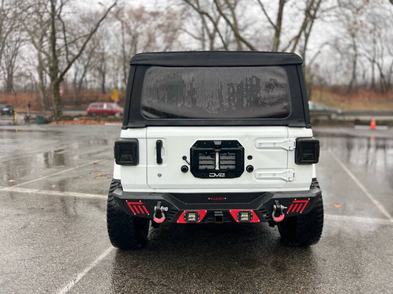 2018 Jeep All-New Wrangler Unlimited Sahara photo 6