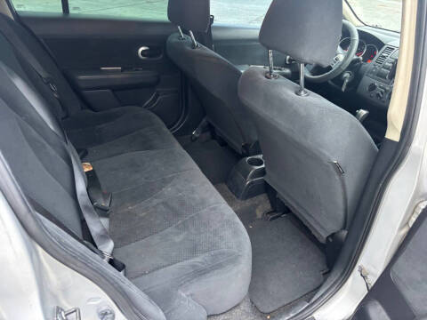 2010 Nissan Versa 1.8 S