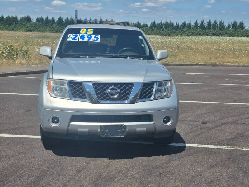 2005 Nissan Pathfinder LE