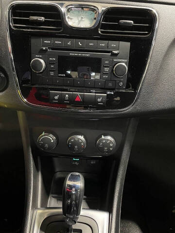 2013 Chrysler 200 Touring