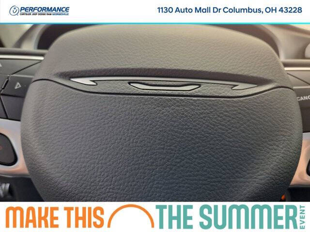 2027 Chrysler Pacifica Select
