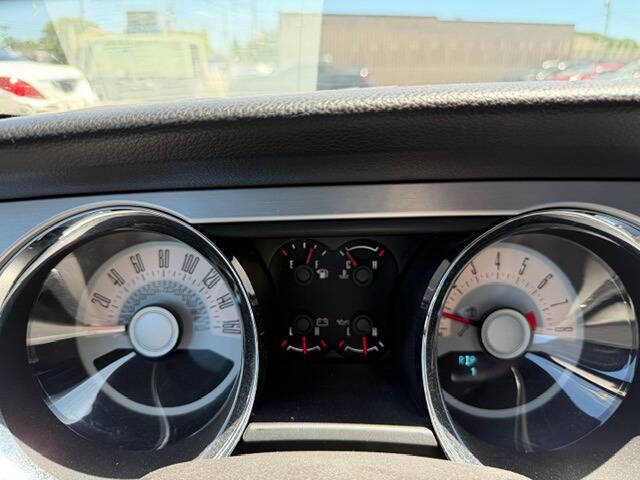 2011 Ford Mustang V6