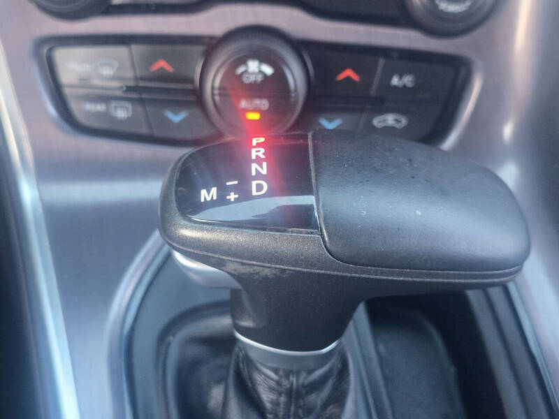 2015 Dodge Challenger SXT