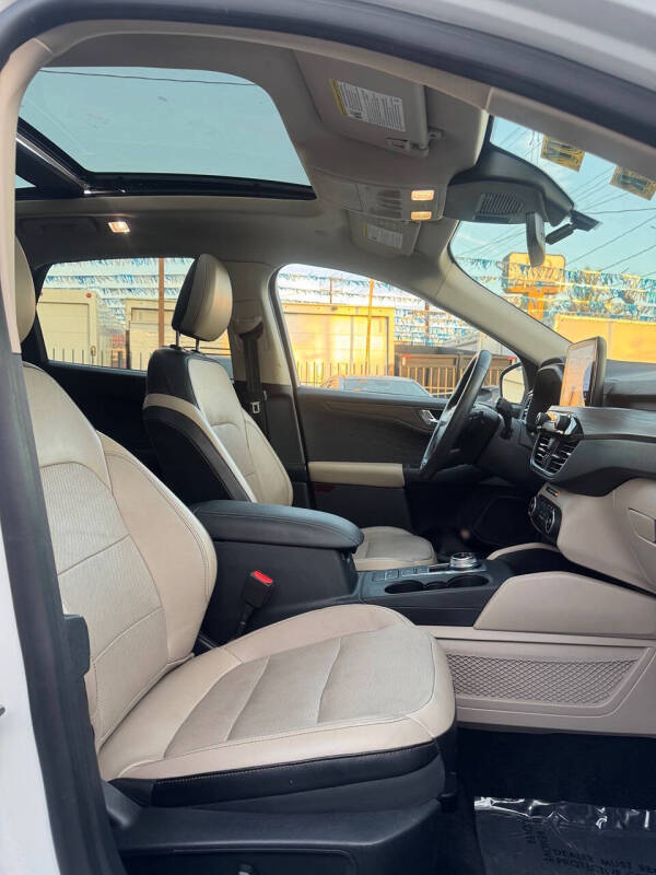 2020 Ford Escape Titanium