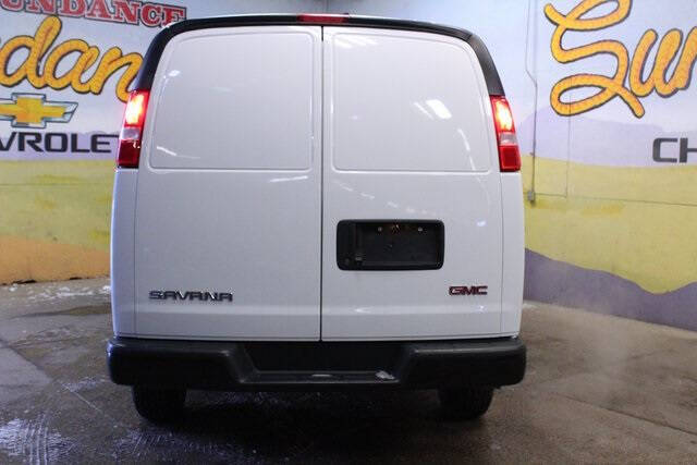 2023 GMC Savana 2500