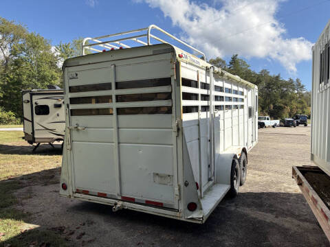 2000 CM Trailers horse / livestock trailer