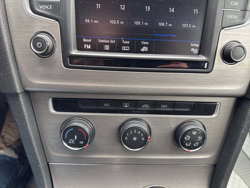 2017 Volkswagen Golf TSI S