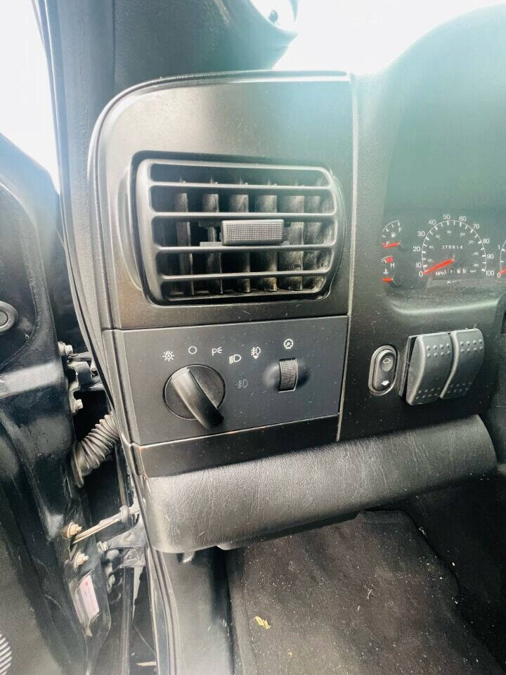 2008 FORD F-750 Cab - $58,000