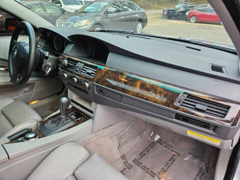 2004 BMW 5 Series 525i