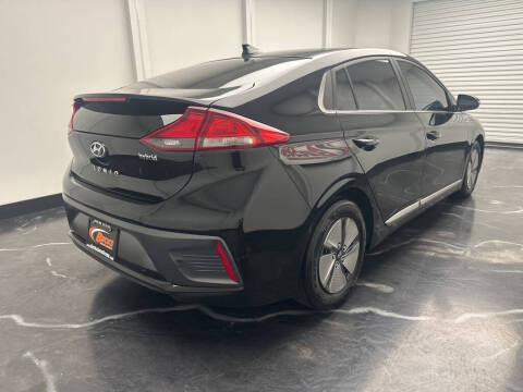 2022 Hyundai Ioniq Hybrid SE