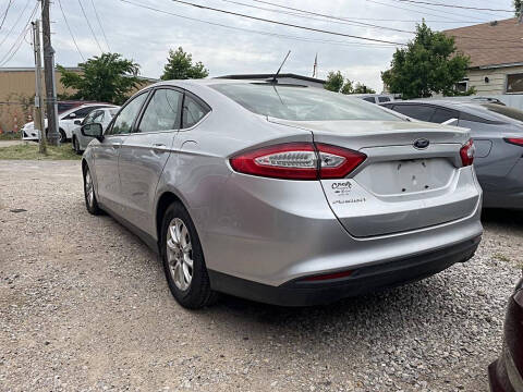2016 Ford Fusion S
