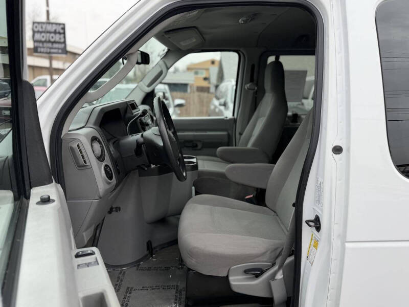 2013 Ford E-Series E-350 SD XLT