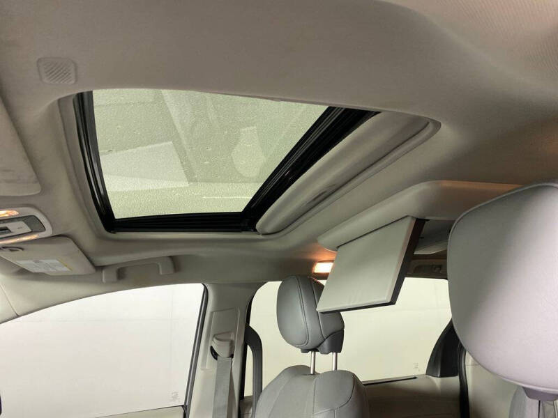 2024 Toyota Sienna Limited 7-Passenger