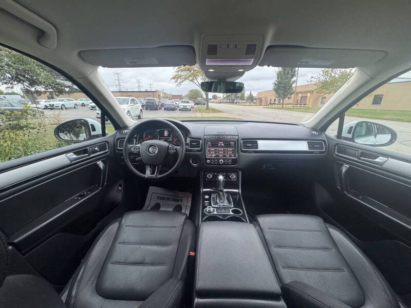 2017 Volkswagen Touareg V6 Sport