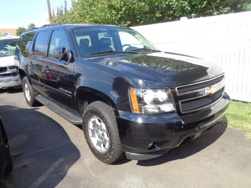 2012 Chevrolet Suburban LT photo 5