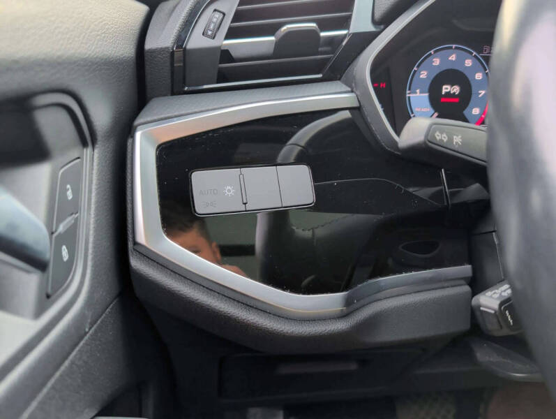 2019 Audi Q3 quattro Premium 45 TFSI