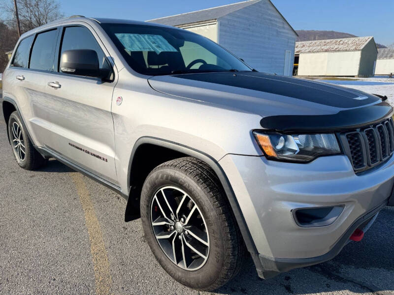 2017 Jeep Grand Cherokee Trailhawk's photo