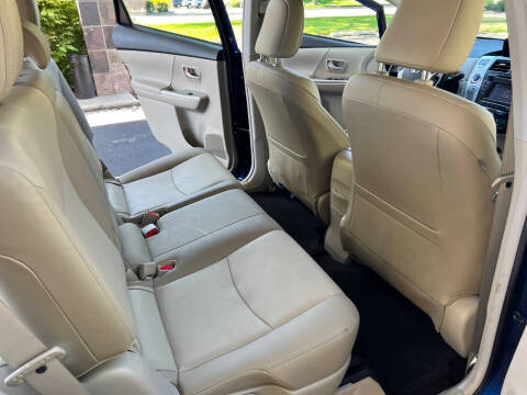 2013 Toyota Prius v Five